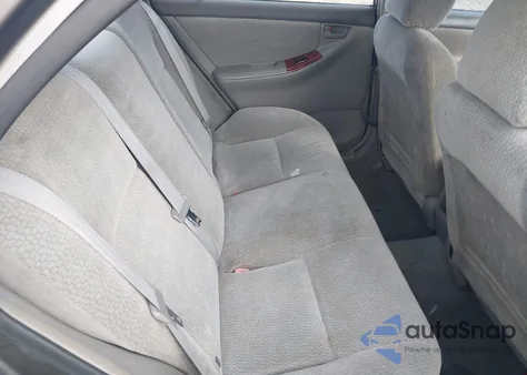 2004 Toyota Corolla Le z USA, uszkodzony, nr VIN 2T1BR32E74C302518